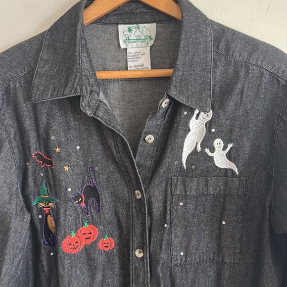 Quacker Factory Halloween Ghost Top Embroidered Pumpkin Cat Button Up Gray Shirt - Picture 2 of 6